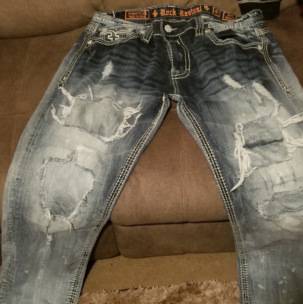 Sz 42x34 mens Rock Revival Yael Straight leg